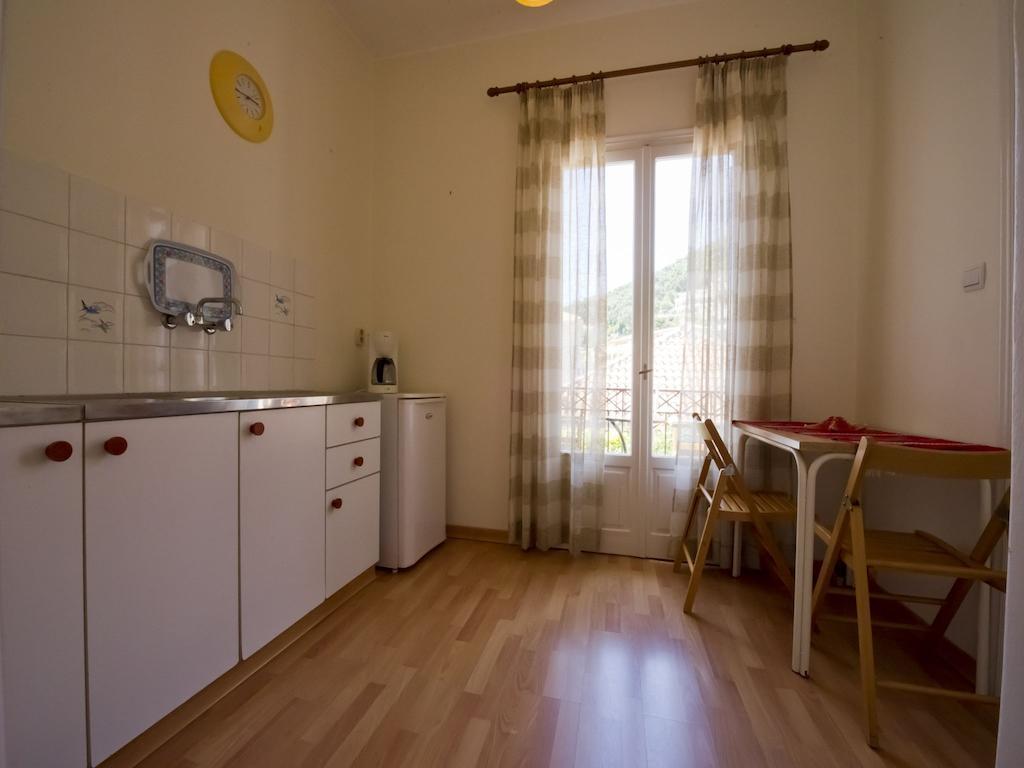 Anemos Apartment Parga Room photo