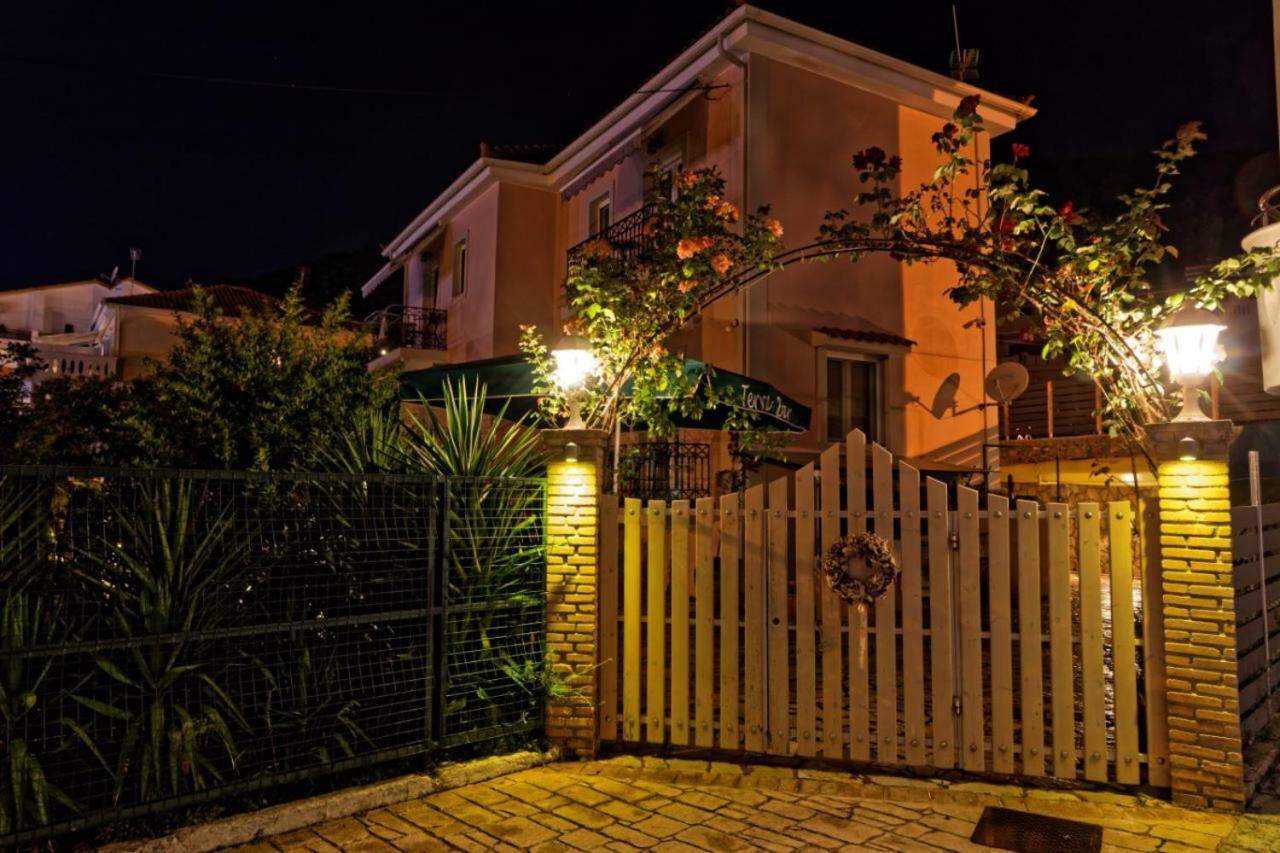 Anemos Apartment Parga Exterior photo